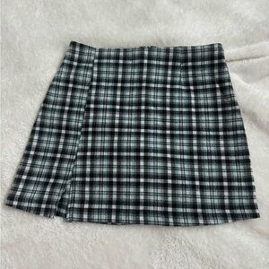 Girls Plaid Mini Skirt by Art Class – Size S (6/6X)